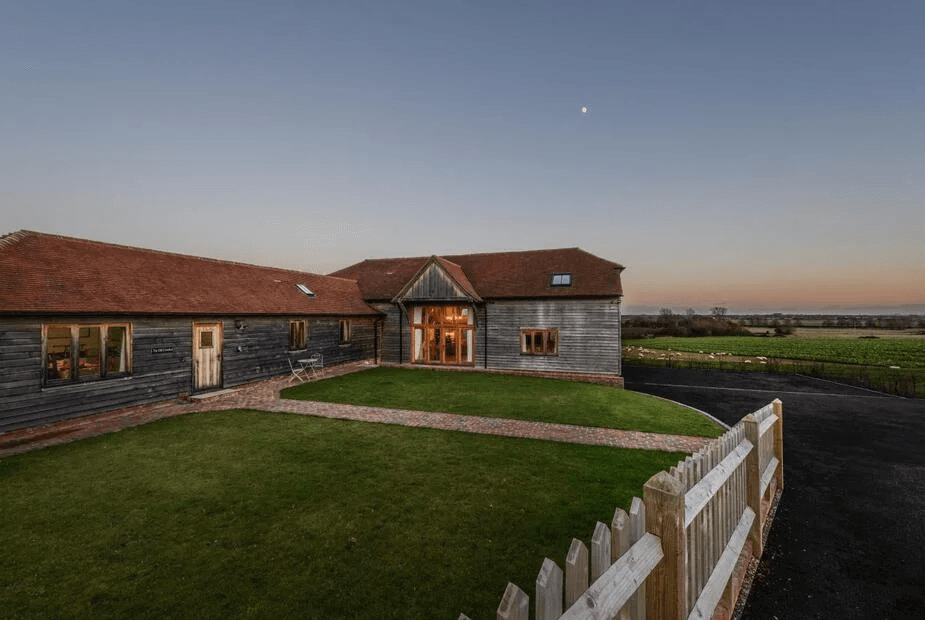 6 Bed Cottage in Tenterden log cabin exterior in Kent
