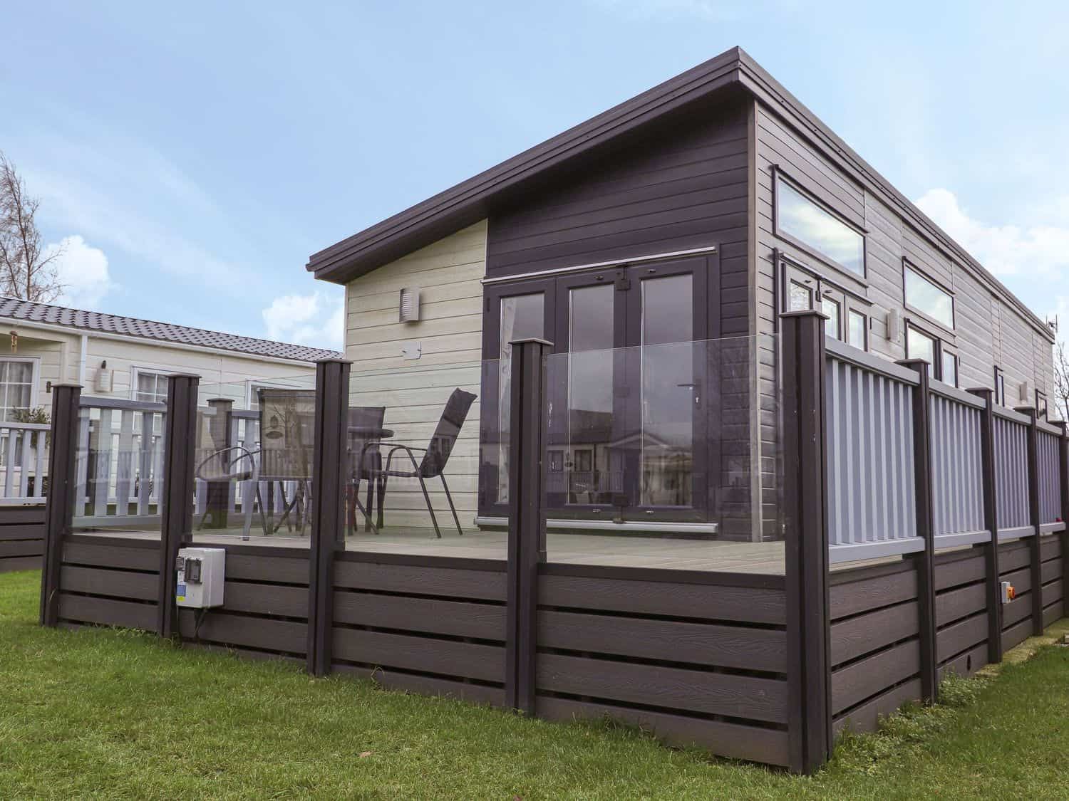 Tiptoes Lodge modern exterior with glass front
