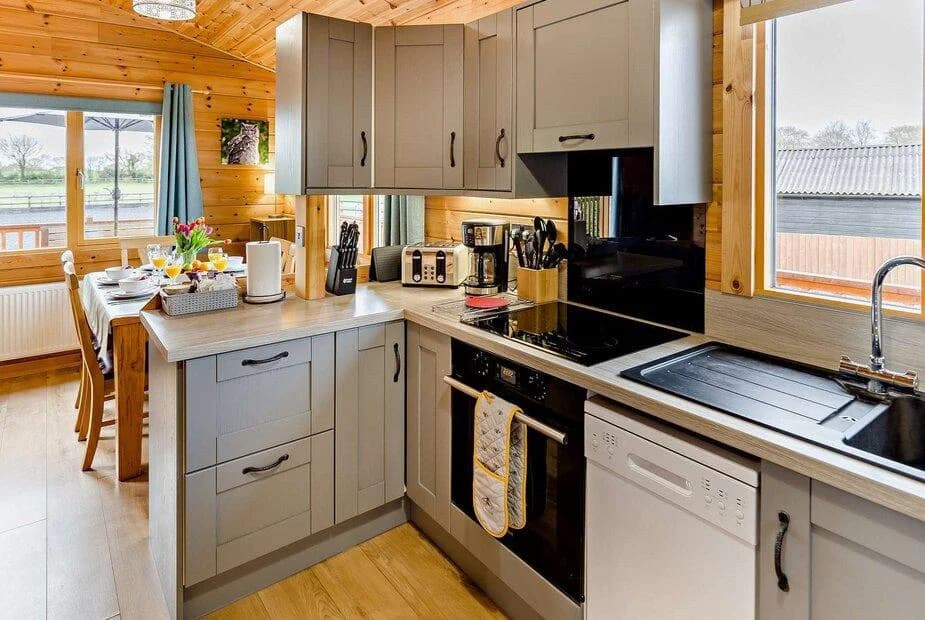 Private hot tub at 3 Bed Lodge in Lenham