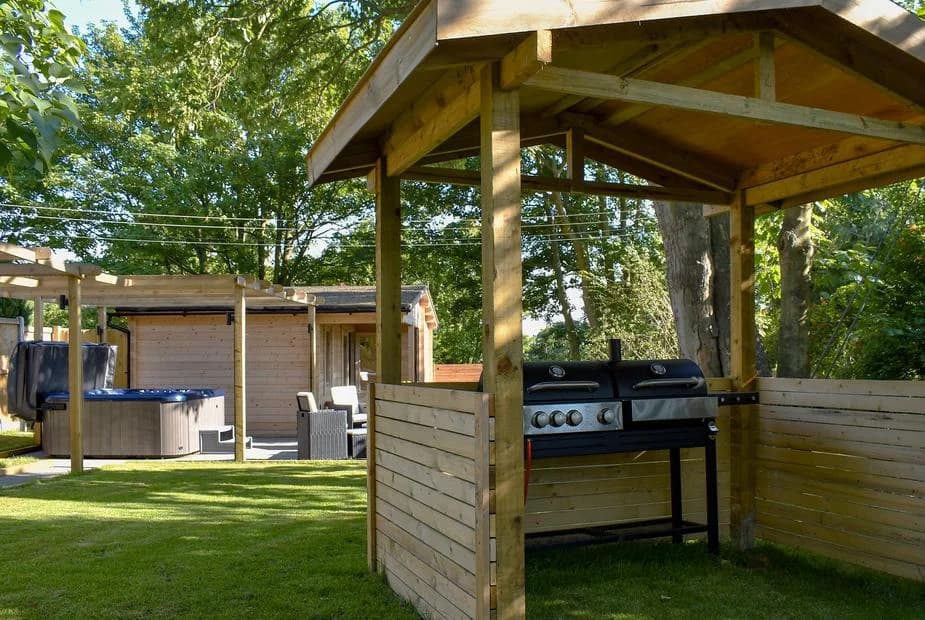 Private hot tub at Poppy Lodge