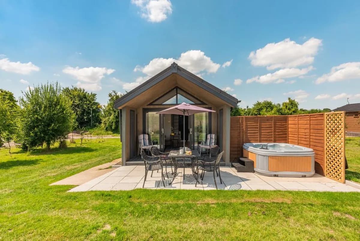 Cranbourne Chase Stargazer space-themed lodge in Dark Sky Reserve