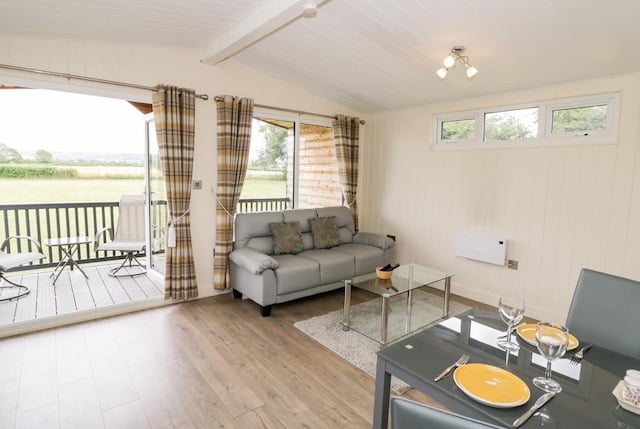 Cotswold View Cabin 3