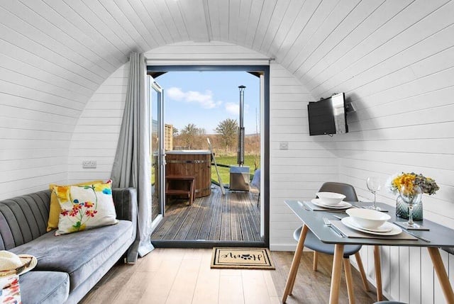 Kingston Black, Apple Tree Glamping